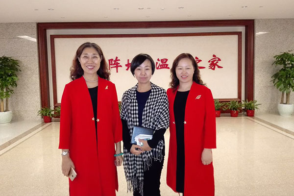 相片6-3左呂明臻中馬處長(zhǎng)，右吳巍.jpg